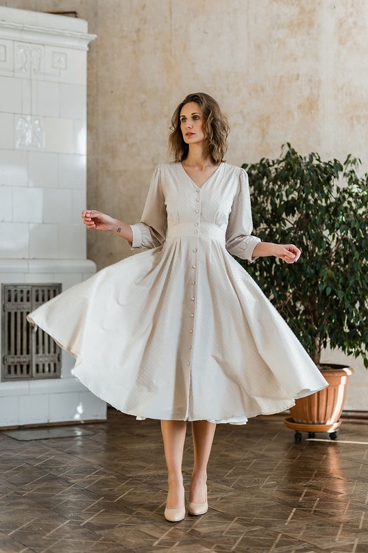 sukienki midi damskie Romantyczna sukienka midi Estera Beżowa