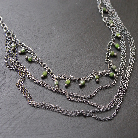 srebrne naszyjniki Łańcuszak z diopsydami