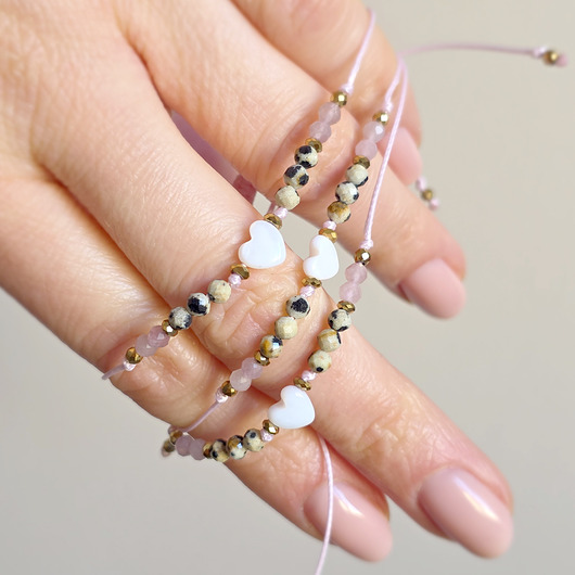 bransoletki z kamieni naturalnych Bransoletka na sznurku masa perłowa, kwarc różowy, jaspis dalmatyński