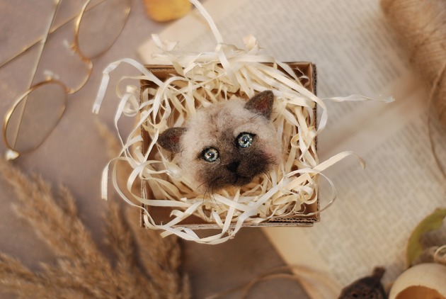 Kot Syjamski- Broszka BoboLobo Handicraft