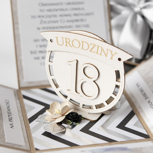 kartki scrapbooking 18 urodziny, exploding box, kartka 3d osiemnastka