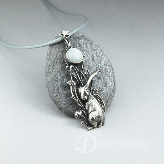 wisiory Księżycowy zając