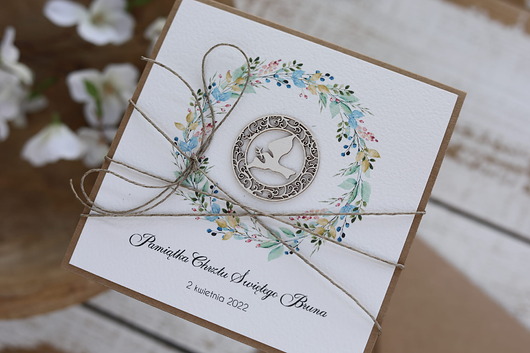 kartki, zaproszenia na chrzest Ręcznie robiona kartka z kopertą na chrzest dla chłopca z gołąbkiem w kole