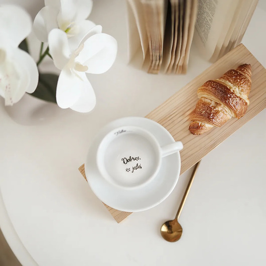 kubki i filiżanki Biała Filiżanka Porcelanowa Espresso ze Spodkiem 100 ml z napisem na krawędzi