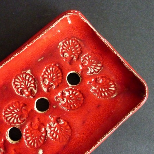 czerwona mydelniczka pogodna pracownia ceramiczna