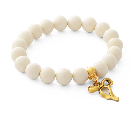 Ivory jade with bow pendant. Lavoga