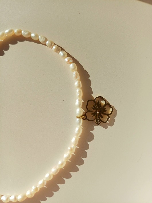 naszyjniki - inne Naszyjnik perła naturalna - kwiat hibiskus