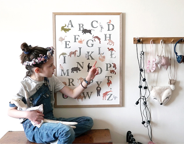 obrazy i plakaty do pokoju dziecięcego Plakat z polskim alfabetem ze zwierzętami Różne rozmiary Hi Little