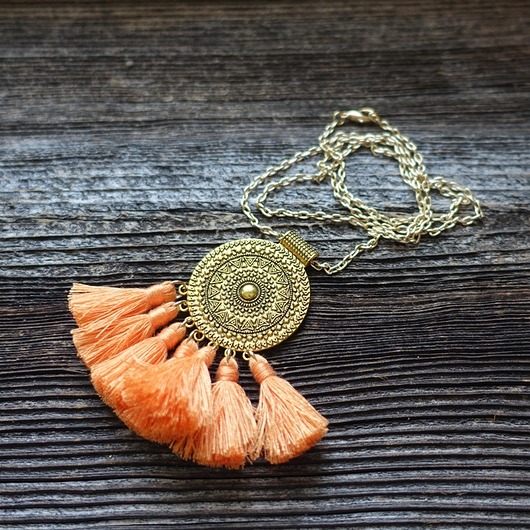 Boho Love- wisior z chwostami Mró Soutache