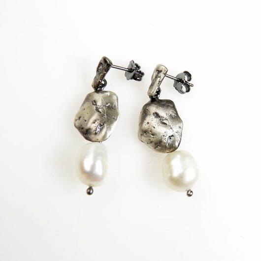 kolczyki srebrne Lawa z perłą białą - kolczyki srebrne