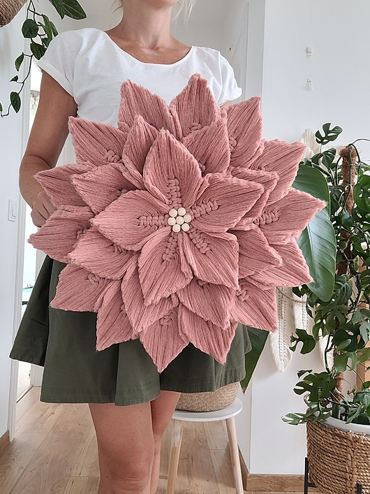 makramy Kwiat makamamowy, 50cm , kolor jeans, duża dekoracja boho na ścianę