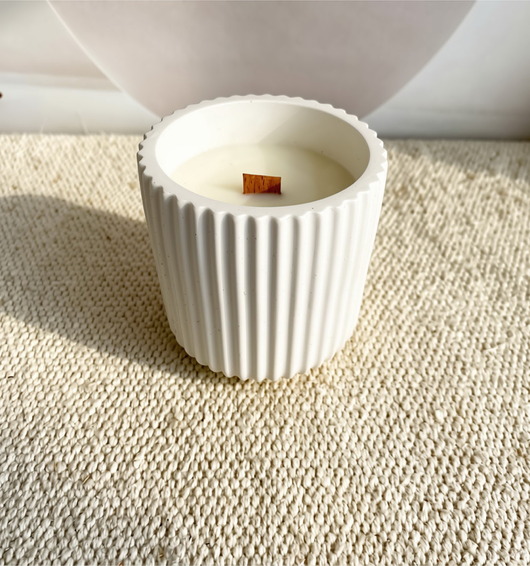 świeczniki i świece Absolute Linen- 135 gram ekologiczna naturalna świeca sojowa