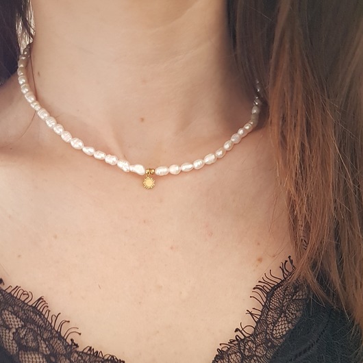choker z pereł z zawieszką LEI handmade 