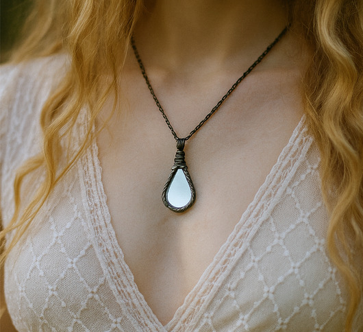 wisiory Kropla Lustra