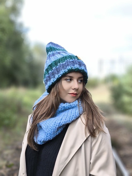 czapki damskie WOOLY COLOR "6"ciepła wełniana czapka w paseczki