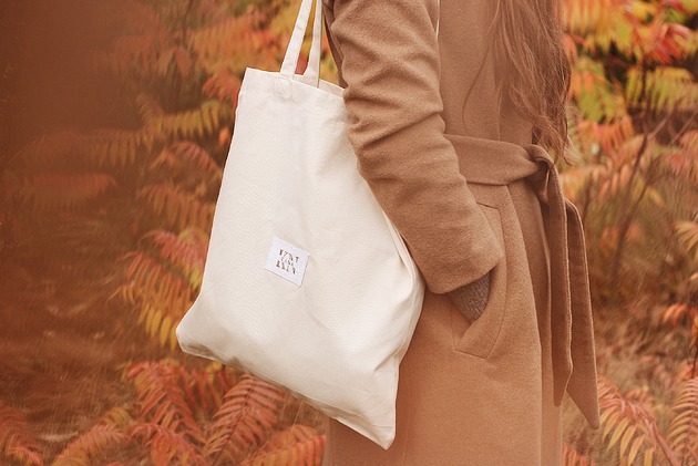 torby na zakupy Beżowa torba zapinana na magnes, długie uchwyty