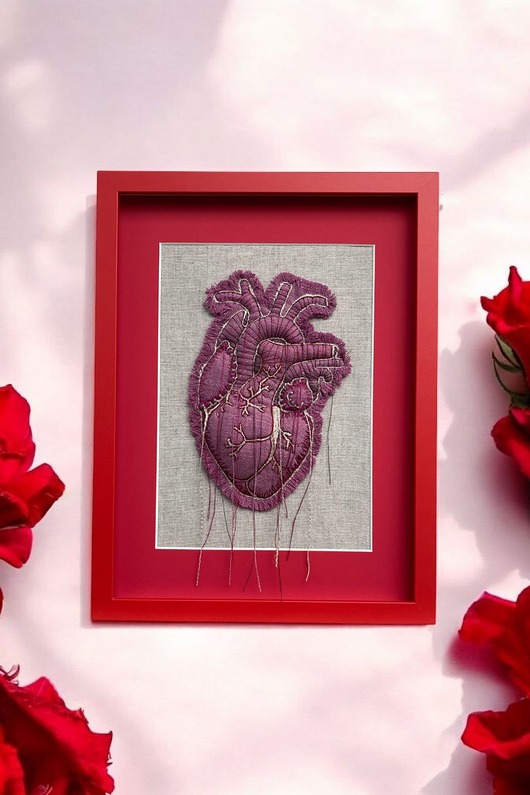 obrazy Obraz haftowany 3D serce anatomiczne.