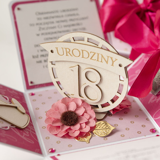 kartki scrapbooking 18 urodziny, exploding box, kartka 3d osiemnastka