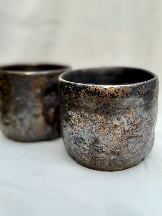 kubki Czarka ceramiczna metaliczna