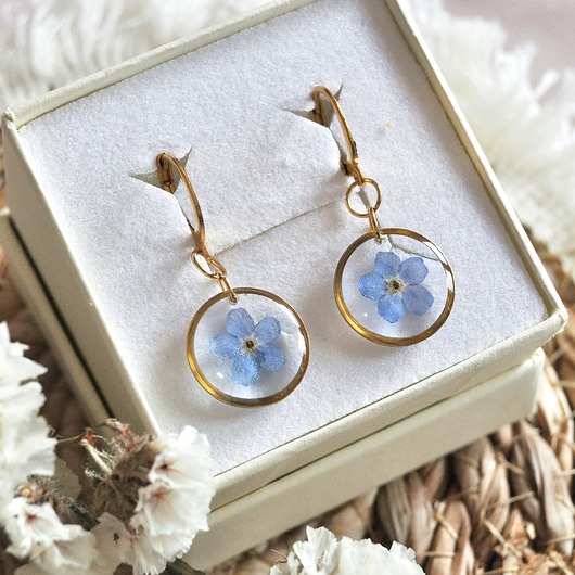 kolczyki z żywicy Kolczyki z niezapominajkami