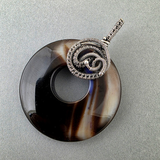 wisiory Eleosa - wisior wire-wrapping z brązowo-kremowym agatem