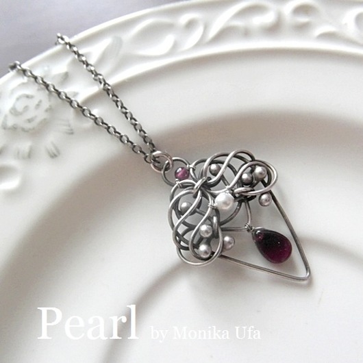 Heart-warming Monika Ufa