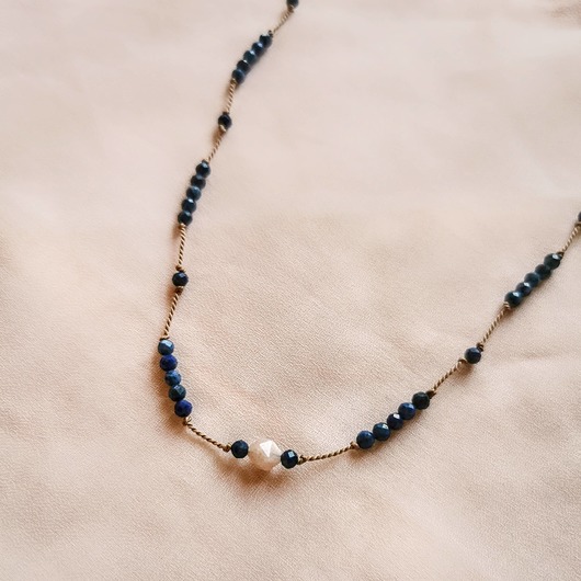 chokery Choker z kamieniem księżycowym