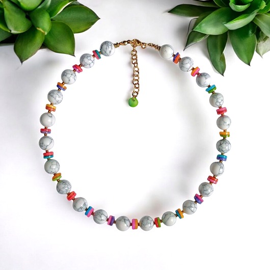 chokery HOT TREND 2025 : naszyjnik : summer collection : howlit 12mm, kolorowa muszla