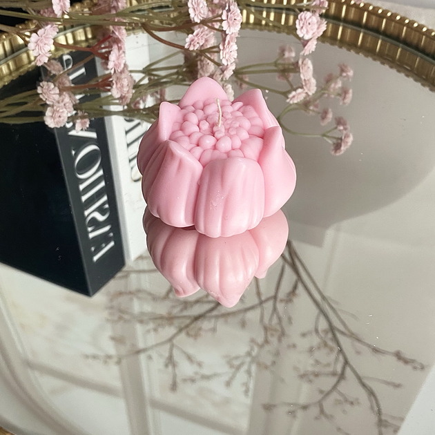 świeczniki i świece Świeca sojowa dekoracyjna "Flower" 62x40mm rózowa