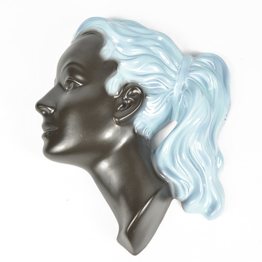 figurki i rzeźby Ceramiczna figura ścienna Kobieta, model 3408, Cortendorf, Niemcy, lata 50.