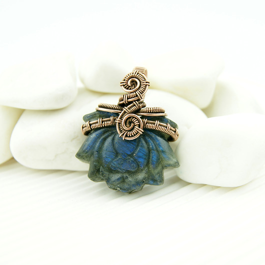 wisiory Lotos wisiorek wire wrapping z labradorytem