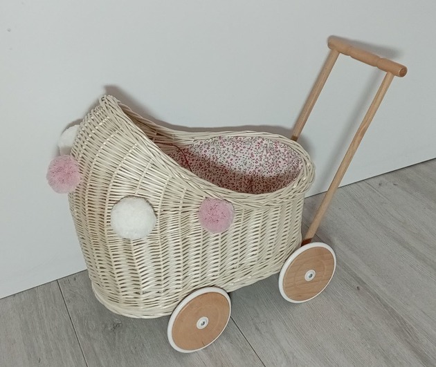 zabawki - inne Wózek wiklinowy dla lalek PCHACZ lalki +Pościel+Pompony ECRU