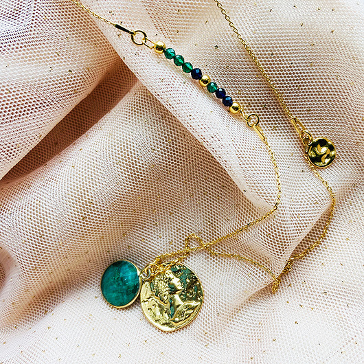 złote naszyjniki RZYMSKIE WAKACJE -naszyjnk NEFRYT z monetą , zielony kamień