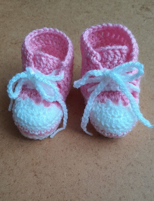 buty dziecięce Buciki niemowlęce szydełkowe dla dziewczynki. Ręczna robota.