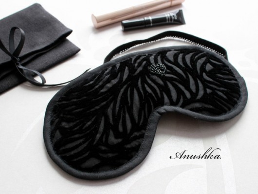 Sleep with me_Black Velvet ANUSHKA