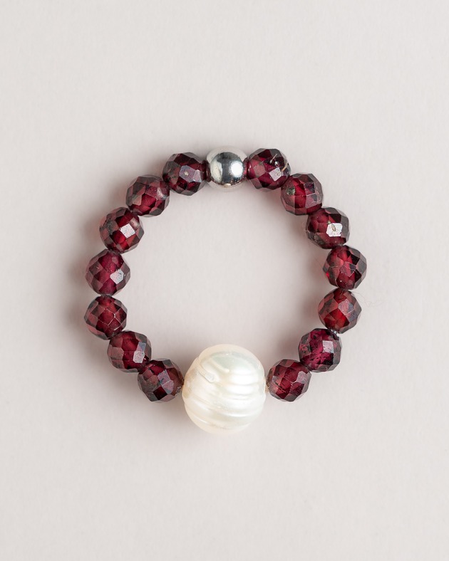 pierścionki elastyczne Pierścionek z granatem i perłą naturalną