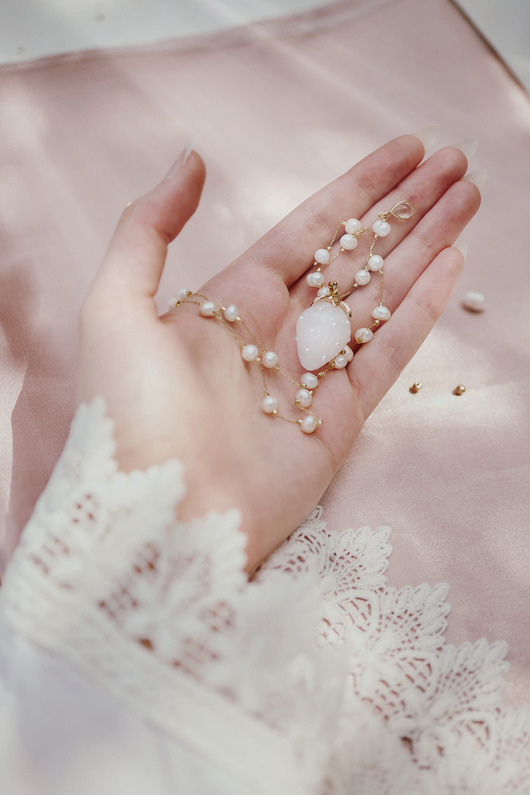 złote naszyjniki Naszyjnik Straberi, perły, kamień księżycowy