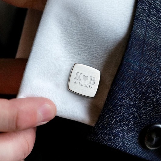 spinki do mankietów Srebrne spinki do mankietów z grawerem LOVE