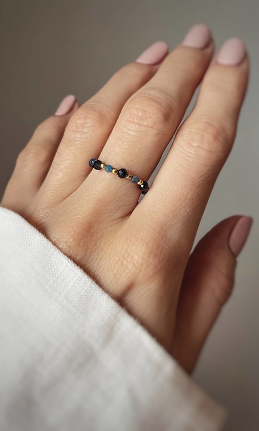 pierścionki elastyczne Pierścionek elastyczny kamienie naturalne spinel i sodalit
