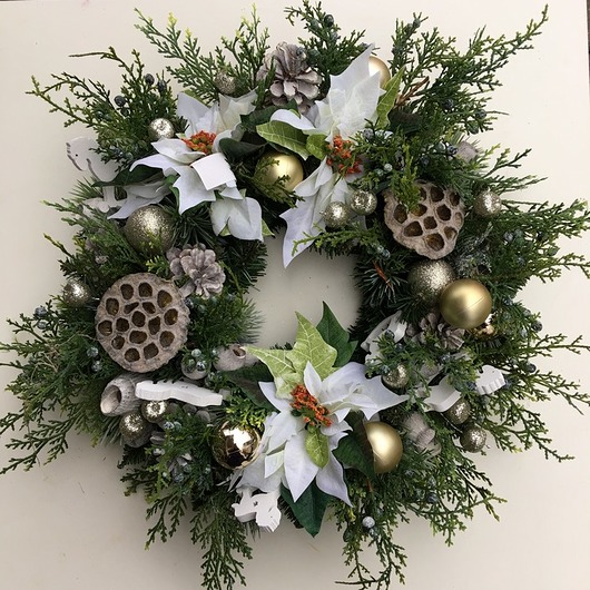 wianki bożonarodzeniowe Wianek bożonarodzeniowy biała poinsettia