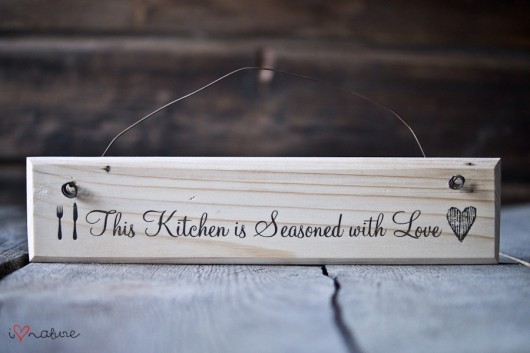 Tabliczka This kitchen is seasoned with love i love nature