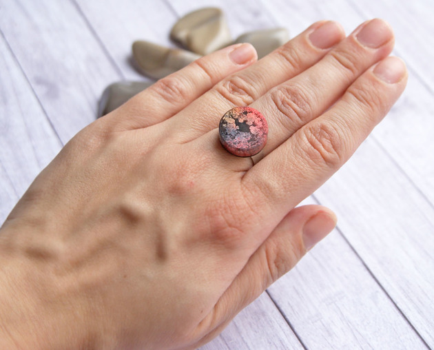 pierścionek z żywicy S A L E : UNIKATOWY pierścień z żywicy INKY COLORS