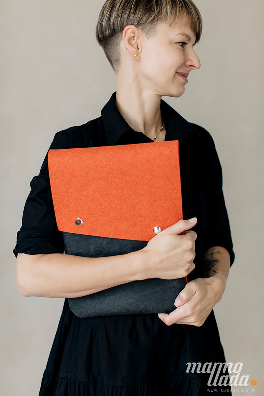 etui na laptopa Marmollada - etui filcowe MACBOOK 13" szafran + C