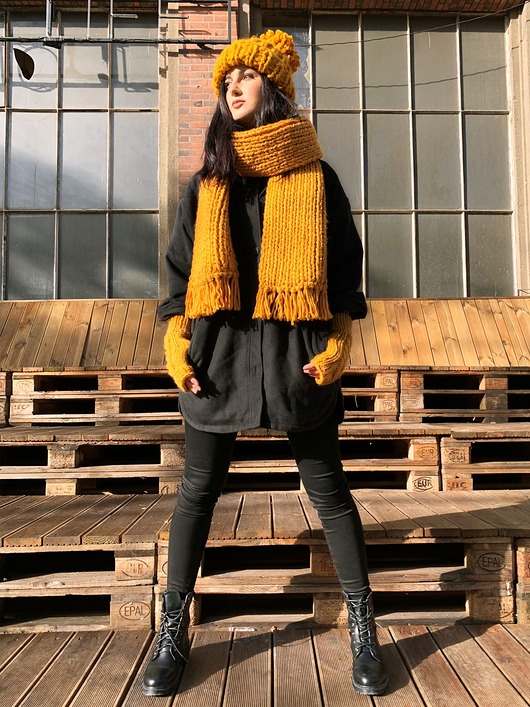 Szalik MAXI COZY henhouse