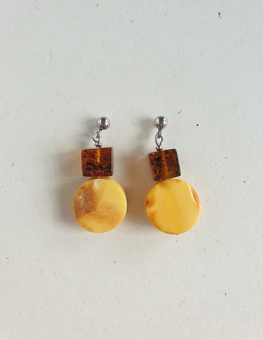 kolczyki z kamieniami Kolczyki z bursztynem kostka, talar