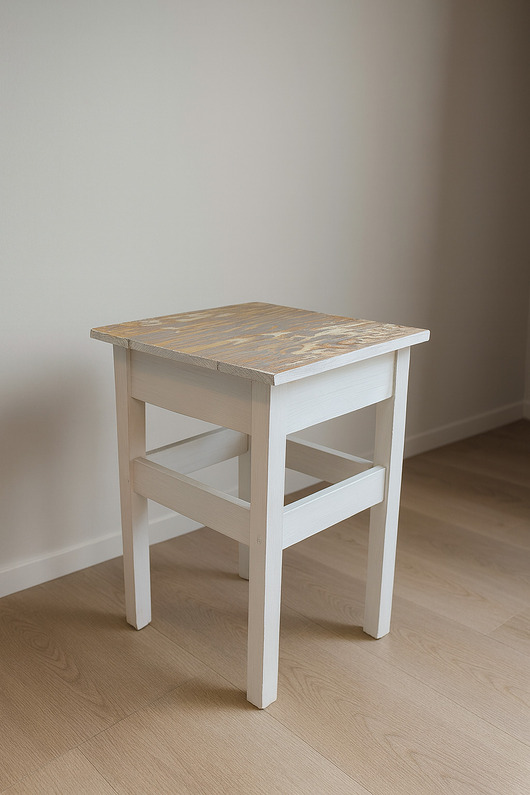 stołki Własnoręcznie malowany handmade taboret w pastelowych kolorach art deco