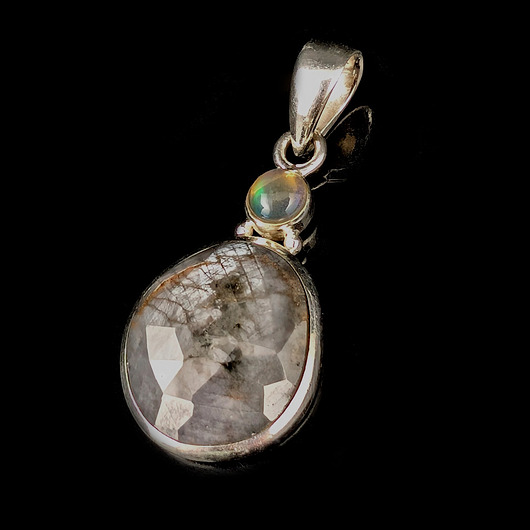 wisiory Szafir z opalem