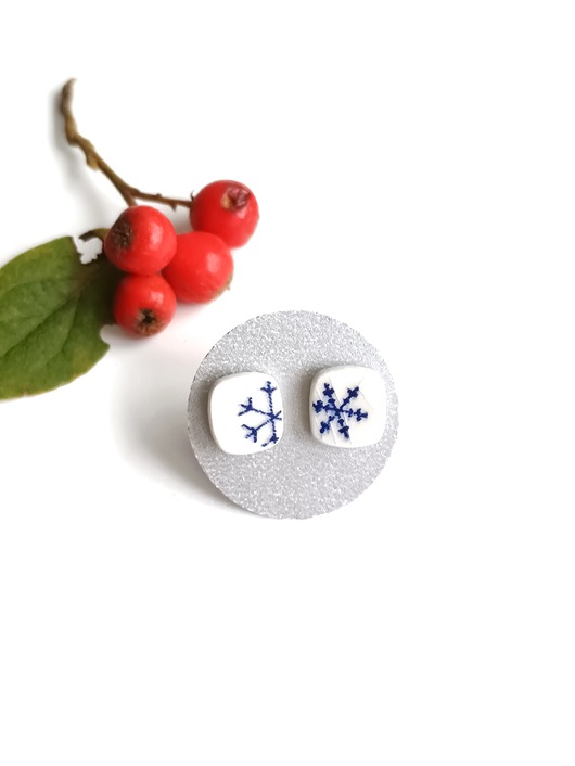 kolczyki ceramiczne Kolczyki ceramiczne w śnieżynki