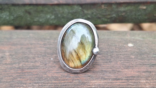 pierścionki - różne Złoto zielony - pierścionek regulowany