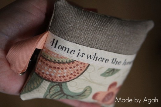 Brelok  &quot;Home Is Where The Heart Is&quot; dla Ewy made by agah